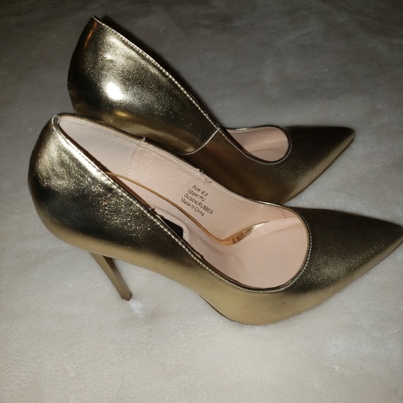 Olivia Miller Alessia Signature Pumps - Picture 8 of 8